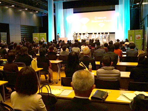 「ナショナルコンベンション」会場のようす